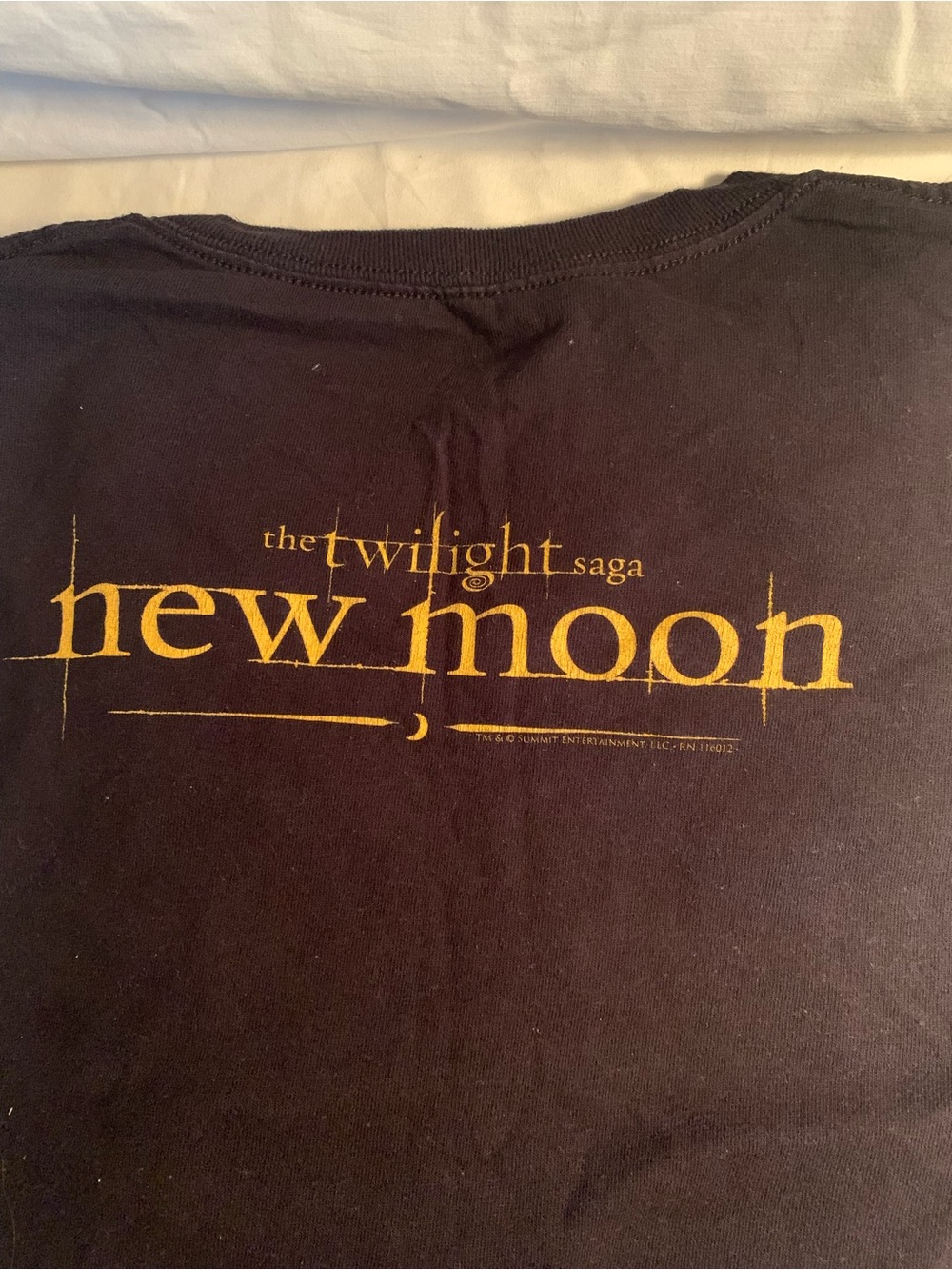 Never Worn Vintage Twilight New Moon T-Shirt - Picture 2 of 6